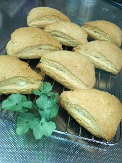 A picture of Honey Scones Made with Pancake Mix.
