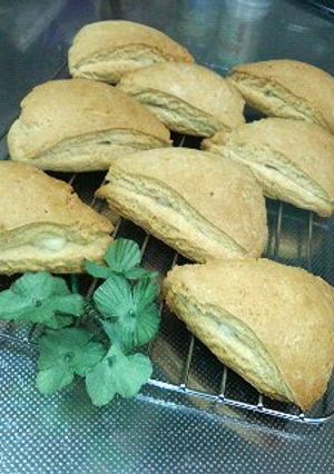 A picture of Honey Scones Made with Pancake Mix.