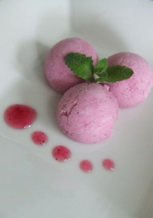 A picture of Blueberry Frozen Yogurt.