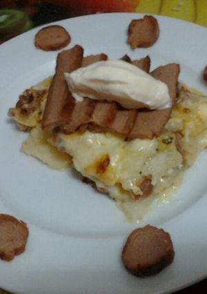 A picture of Ladybirds Garlic & Sausage Potato Bake.