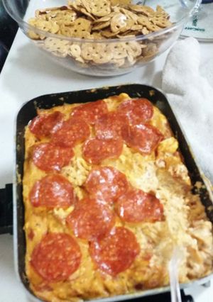 A picture of Slow cooker pizza dip.