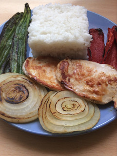Una foto de Pollo 🐓 con verduras 🌶