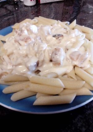 A picture of Alfredo Sauce.