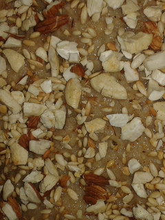 A picture of Suji aur besan ka halwa.