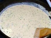 A picture of alfredo sauce