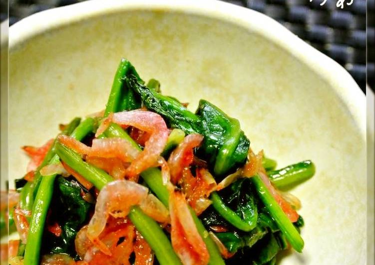 Easiest Way to Prepare Super Quick Homemade Colorful Spinach and Sakura Shrimp Stir-fry