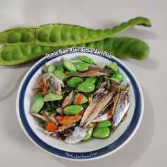 A picture of Tumis Ikan Asin Rebus Dan Pete.