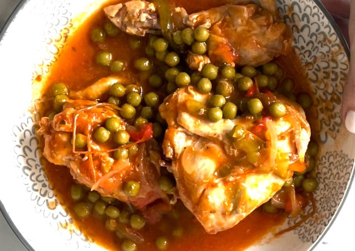 Pechuga de pollo y muslos a la portuguesa