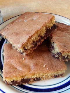 A picture of Chocolate chip cookie bars.
