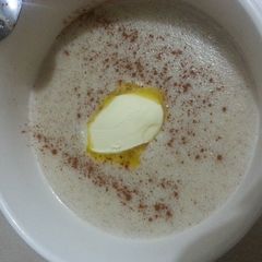 A picture of Farinita con canela (Cream of wheat with cinnamon).