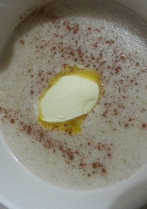 A picture of Farinita con canela (Cream of wheat with cinnamon).