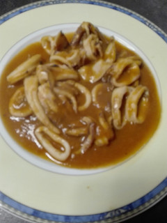 Una foto de Calamares en salsa