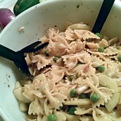 A picture of Balsamic pasta salad.