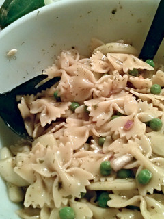 A picture of Balsamic pasta salad.