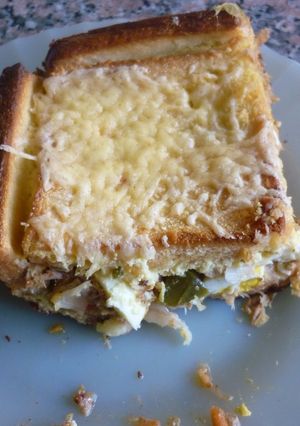 Una foto de Empanada de atún con pan lactal