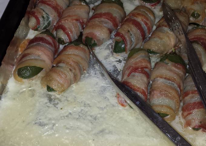 Bacon wrapped chicken stuffed jalapenos