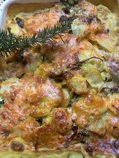 Une photo de 🎨Gratin🍃🧀chou 🥦pomme de terre 🥔