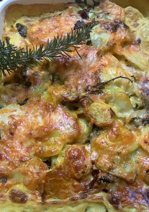 Une photo de 🎨Gratin🍃🧀chou 🥦pomme de terre 🥔