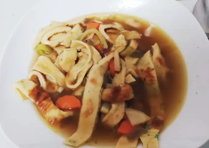 Receta Flädlesuppe (sopa de tortitas)