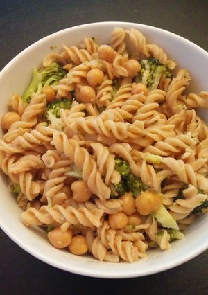 A picture of Rotini with Broccoli and Chickpeas.