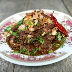 A picture of Larb Muang / Spicy minced Beef salad.