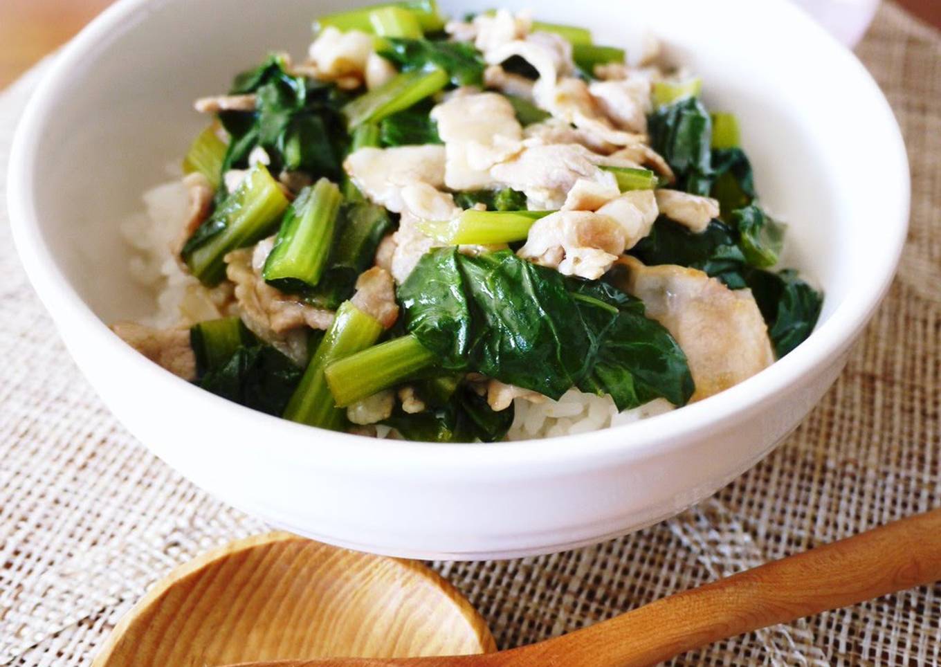 Easy Rice Bowl--Pork and Komatsuna with Ankake Sauce
