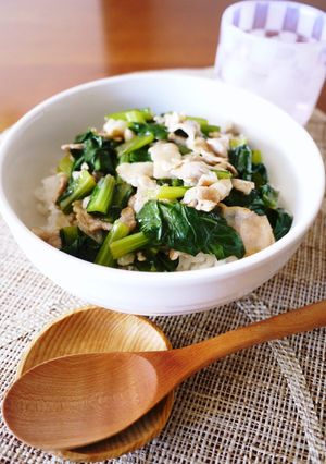 A picture of Easy Rice Bowl--Pork and Komatsuna with Ankake Sauce.