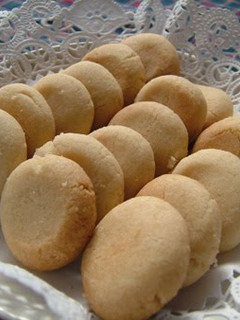 A picture of Easy Just-Mix Almond Cookies.