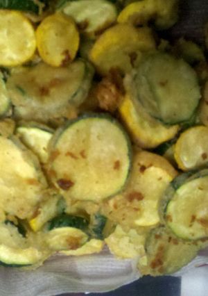 A picture of beer battered fried zucchini.