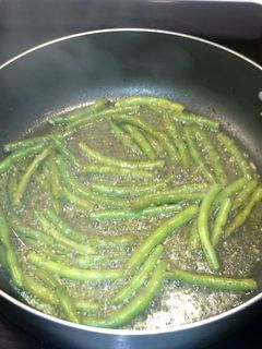 A picture of Greek Green Beans.