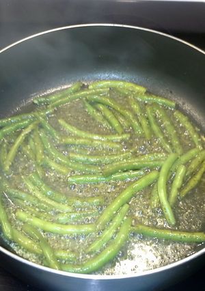 A picture of Greek Green Beans.