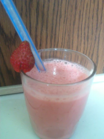 Easy Way Make Strawberry-Banana Sour Smoothie the Awesome  Perfect