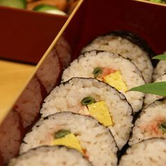 A picture of Frozen Futomaki Fat Sushi Rolls for Sports Festivals or Setsubun.
