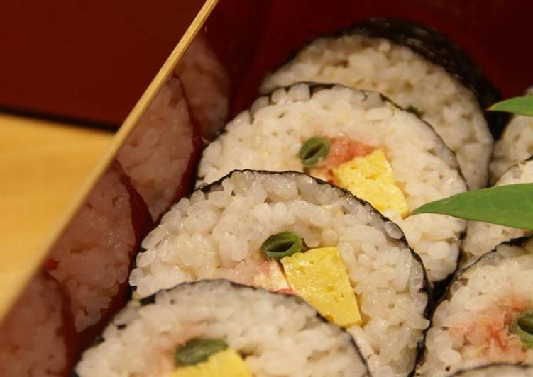 Simple Way to Make Favorite Frozen Futomaki Fat Sushi Rolls for Sports Festivals or Setsubun