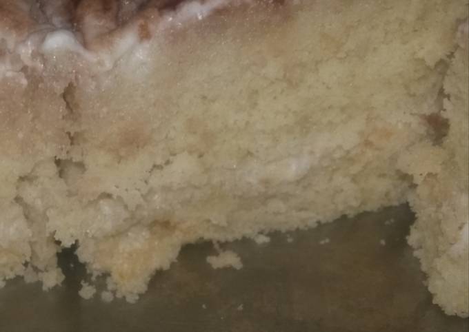 Vanilla sponge cake with white chocolate ganache