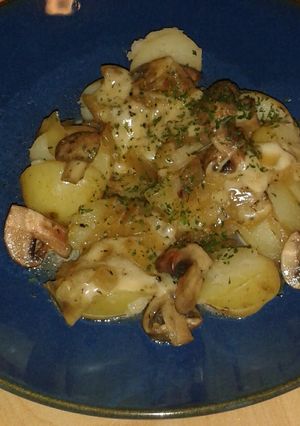 A picture of Potato-mushroom mix.