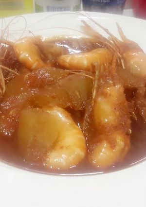 A picture of Watermelon's shell Ragout with fish and shrimps.