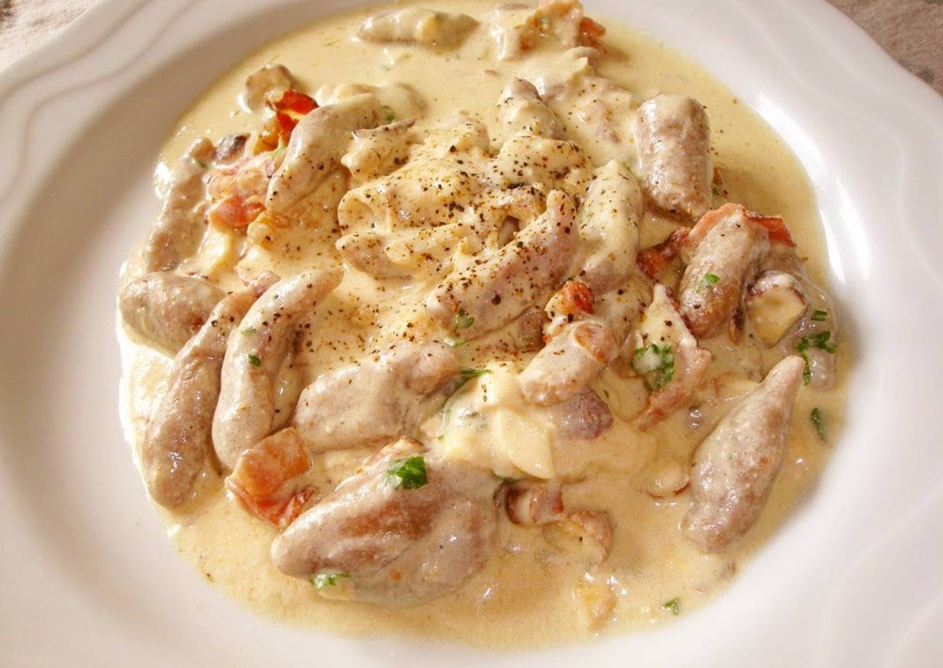 How to Prepare Ultimate Cheese and Nuts Cream Sauce Pasta