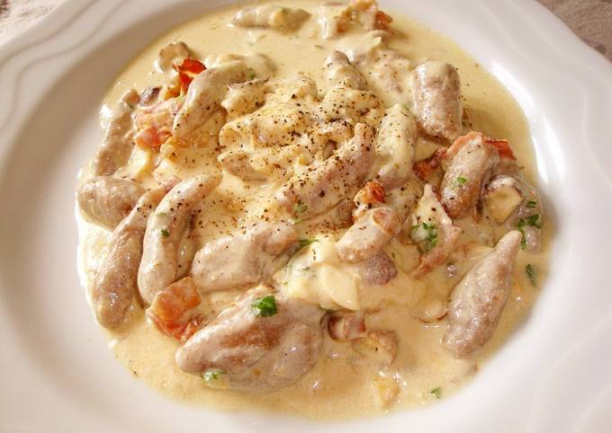 Simple Way to Prepare Delicious Cheese and Nuts Cream Sauce Pasta