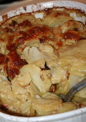 A picture of Cheesy Hasselback Potato Gratin.