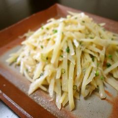 A picture of Potato Fermented Krill Stir-Fry.