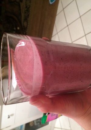 A picture of Banana Berry Protein Smoothie.