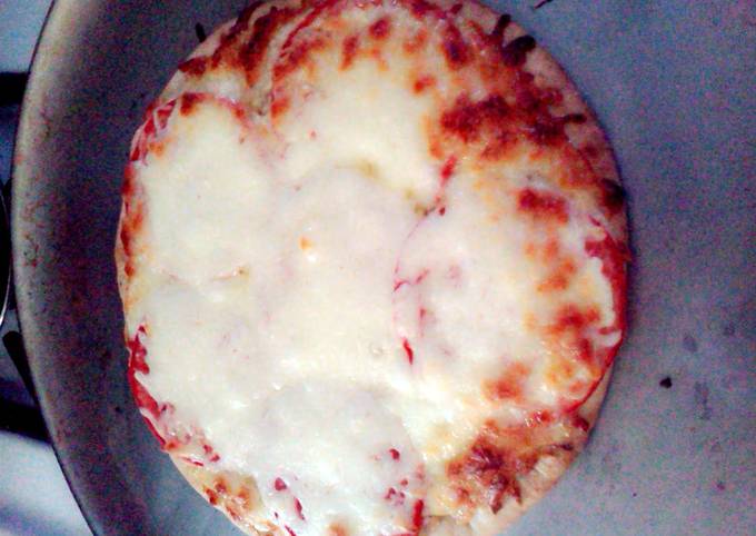 tomato n garlic pizza