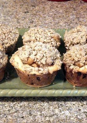 A picture of Ray's' Cinnamon roll apple pie cupcakes.