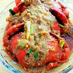 A picture of Crab in Hot Chili Sauce (Saus Padang).