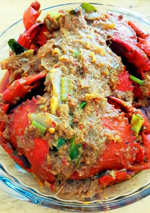 A picture of Crab in Hot Chili Sauce (Saus Padang).
