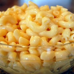 A picture of Easy stove top macaroni & cheese.