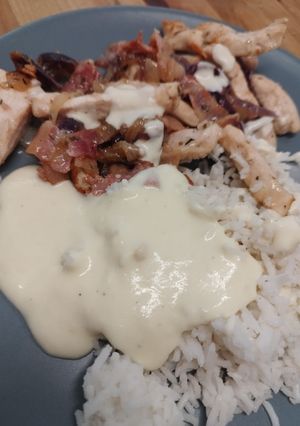 Csirkemell baconnel sajtmartassal recept fotója