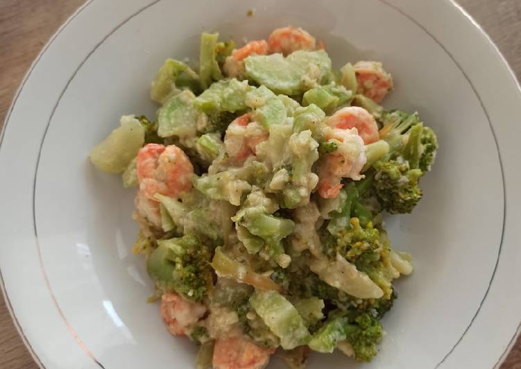 Langkah Mudah untuk Membuat Shrimp broccoli cheese yang Enak