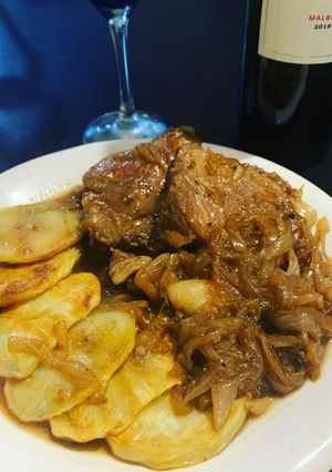 Una foto de Bondiola a la cerveza negra